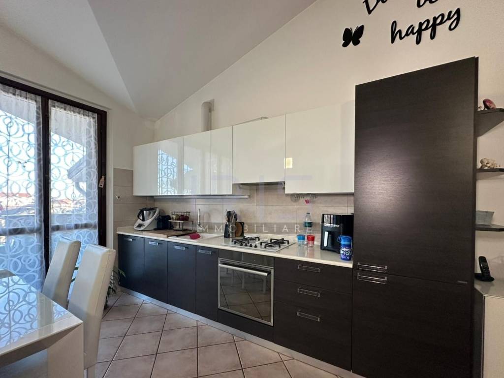 Appartamento a Limbiate in Via Alberto da Giussano - Foto 4