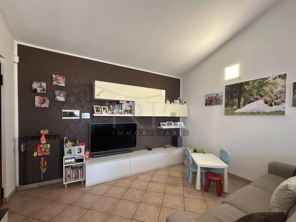Appartamento a Limbiate in Via Alberto da Giussano - Foto 5