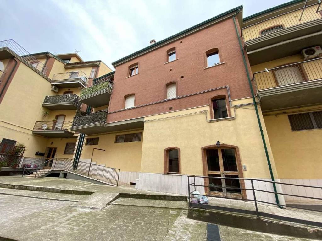 Appartamento a San paolo di civitate in Via Picucci - Foto 2
