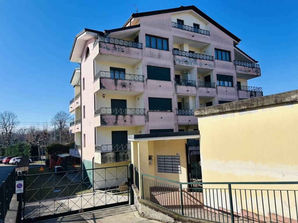 Appartamento a Gallarate in Via Monte Leone - Foto 4