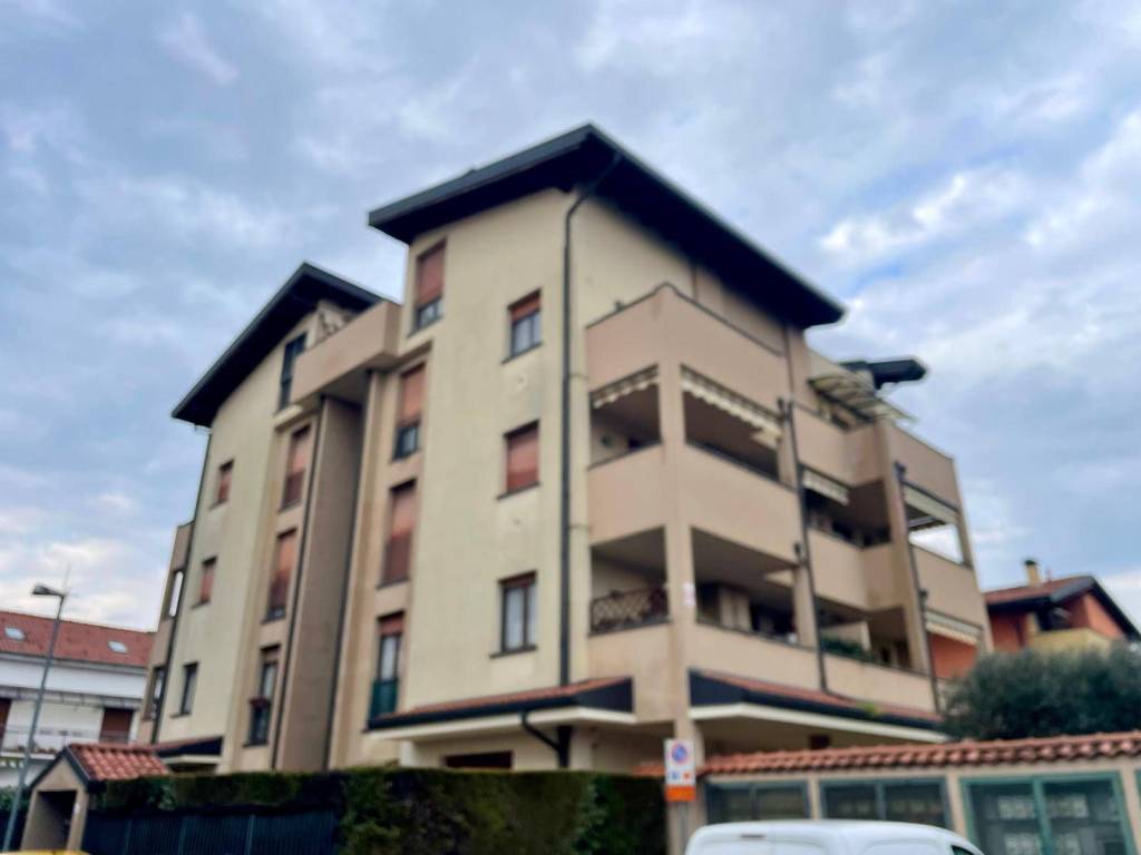 Appartamento a Lissone in Via Carlo Cattaneo, 93 - Foto 2