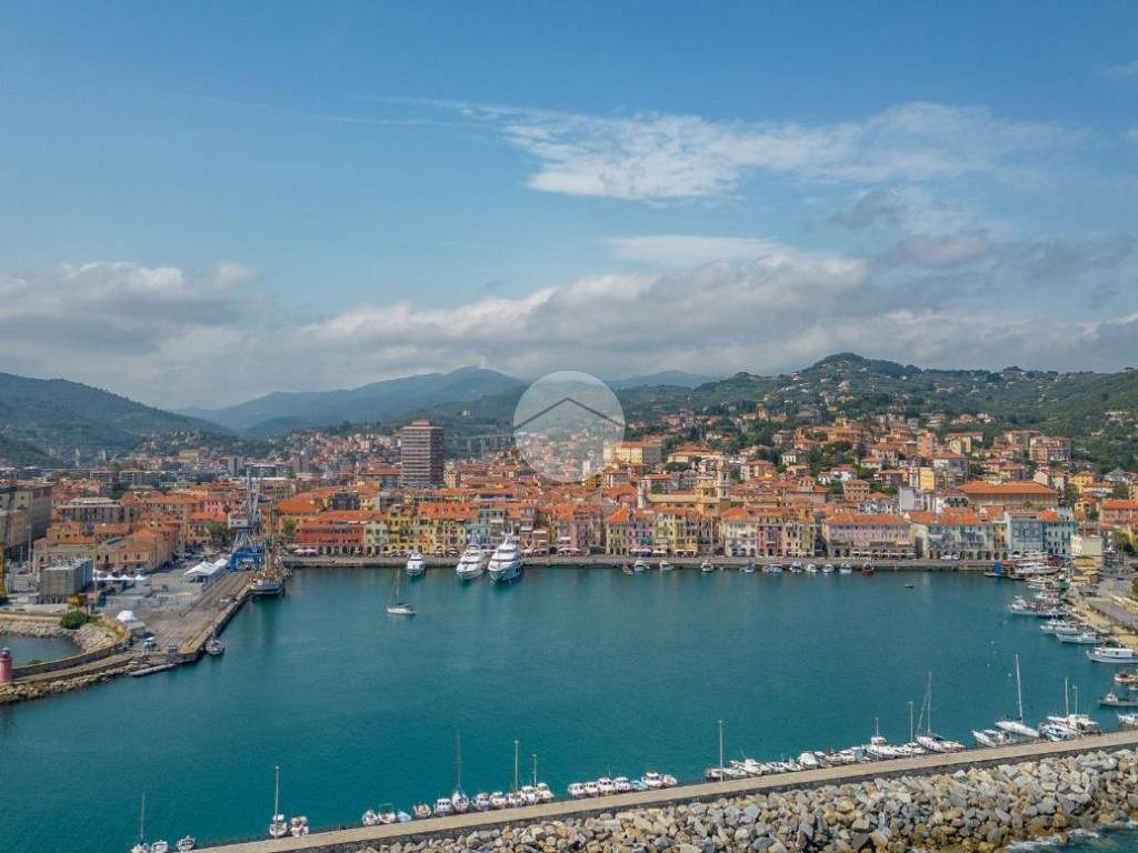 Appartamento a Imperia in Via Giuseppe Berio, 37 - Foto 2