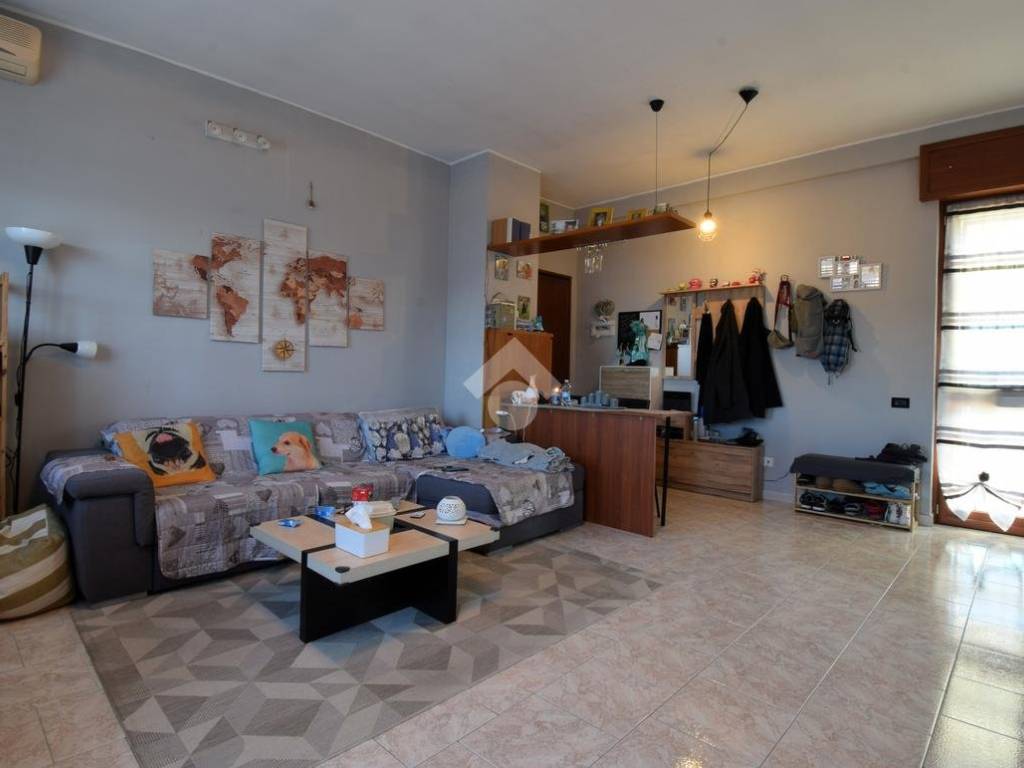 Appartamento a Rozzano in Via Alfieri, 17 - Foto 2