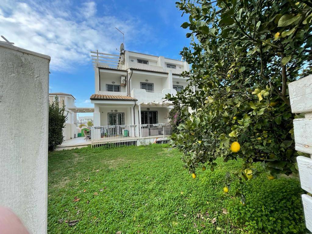 Villa a Fiumicino in Viale Viareggio - Foto 3