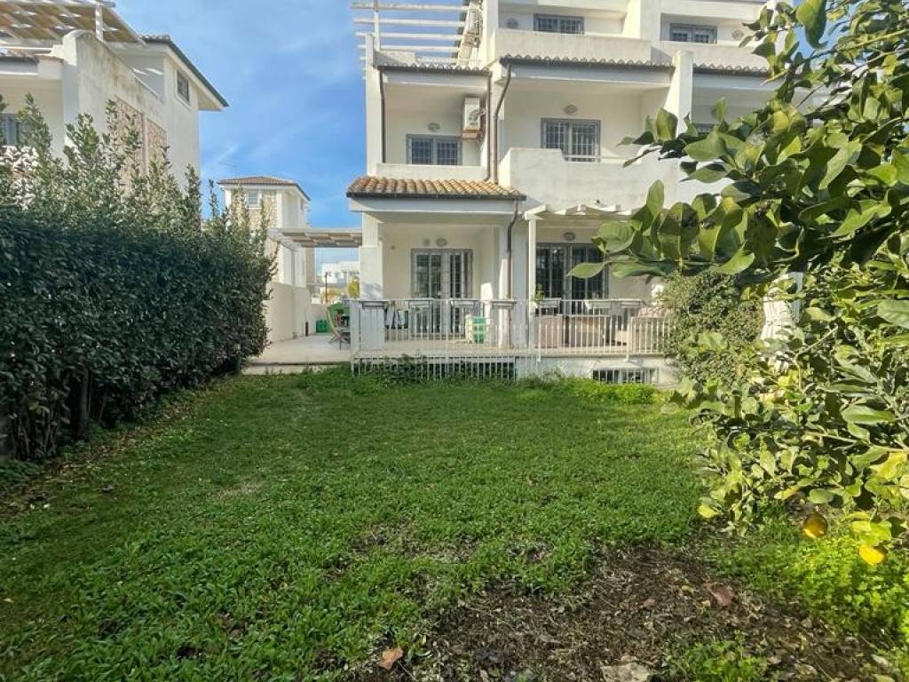 Villa a Fiumicino in Viale Viareggio - Foto 4