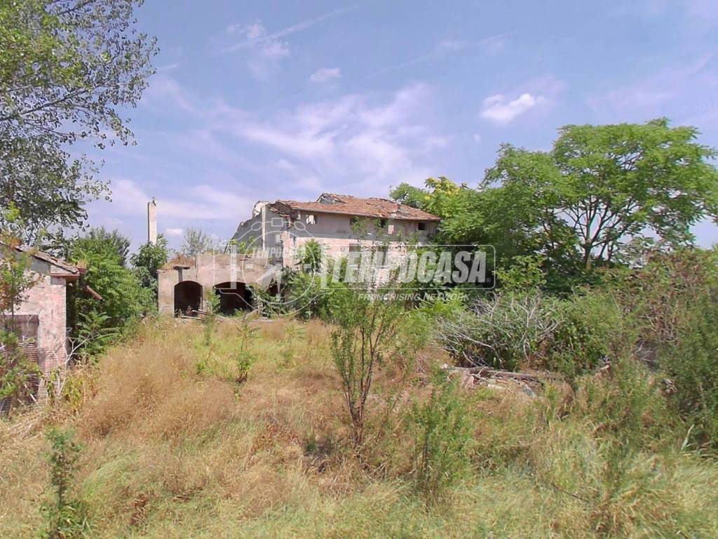 Rustico / casale a San felice sul panaro in Via Tassi 4/99 - Foto 2