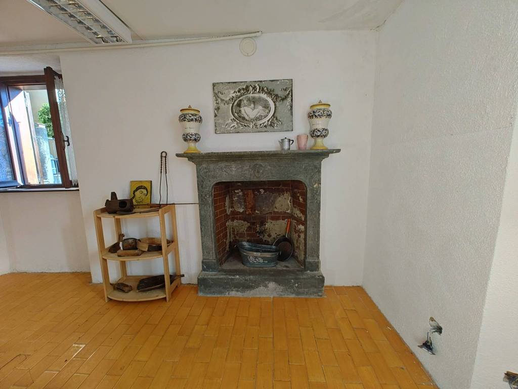 Casa indipendente a Alta valle intelvi in Via Alessandro Volta, 19 - Foto 4