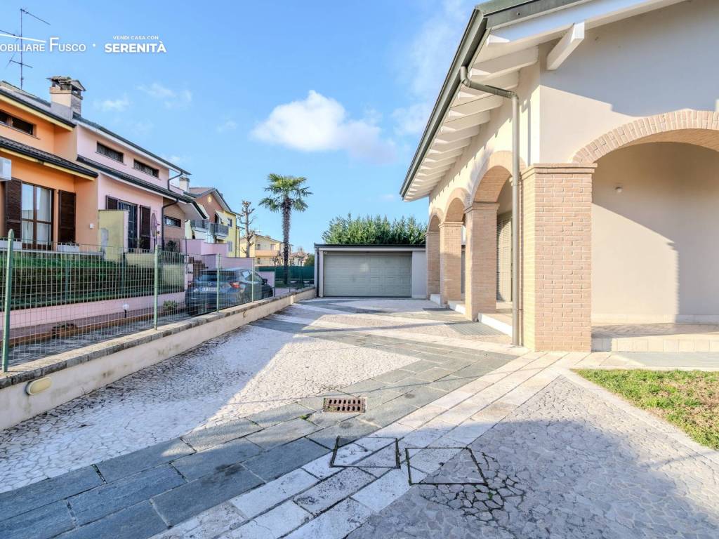 Villa a Castiraga vidardo in Via Paolo Borsellino, 31 - Foto 3