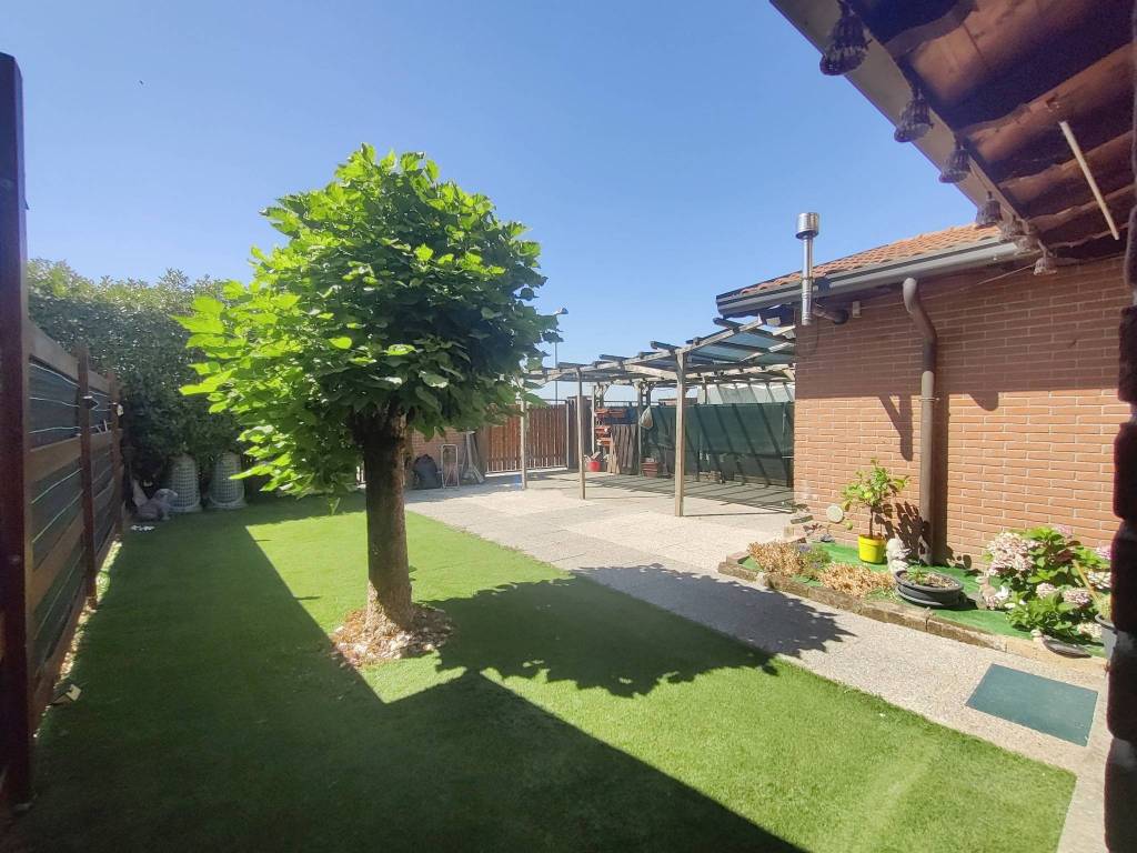 Villetta a schiera a Rognano in Via Stra del Norio - Foto 2