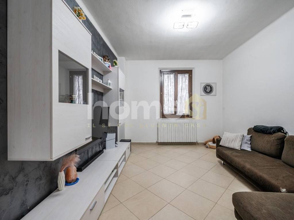 Appartamento a Novellara in Via V. Marchi, , 32 - Foto 2