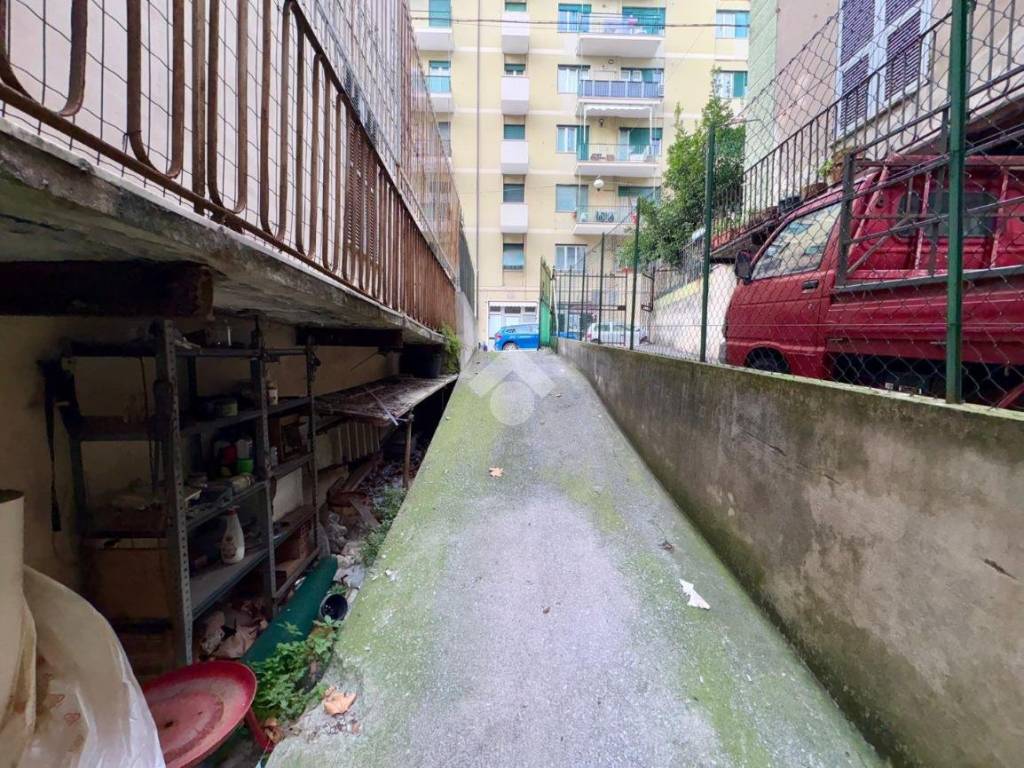 Box / garage a Genova in Via Dufour - Foto 4