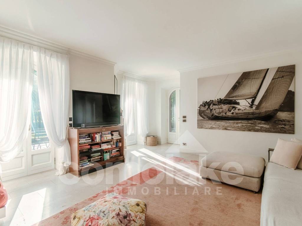 Appartamento a Cernobbio in Via Regina - Foto 5