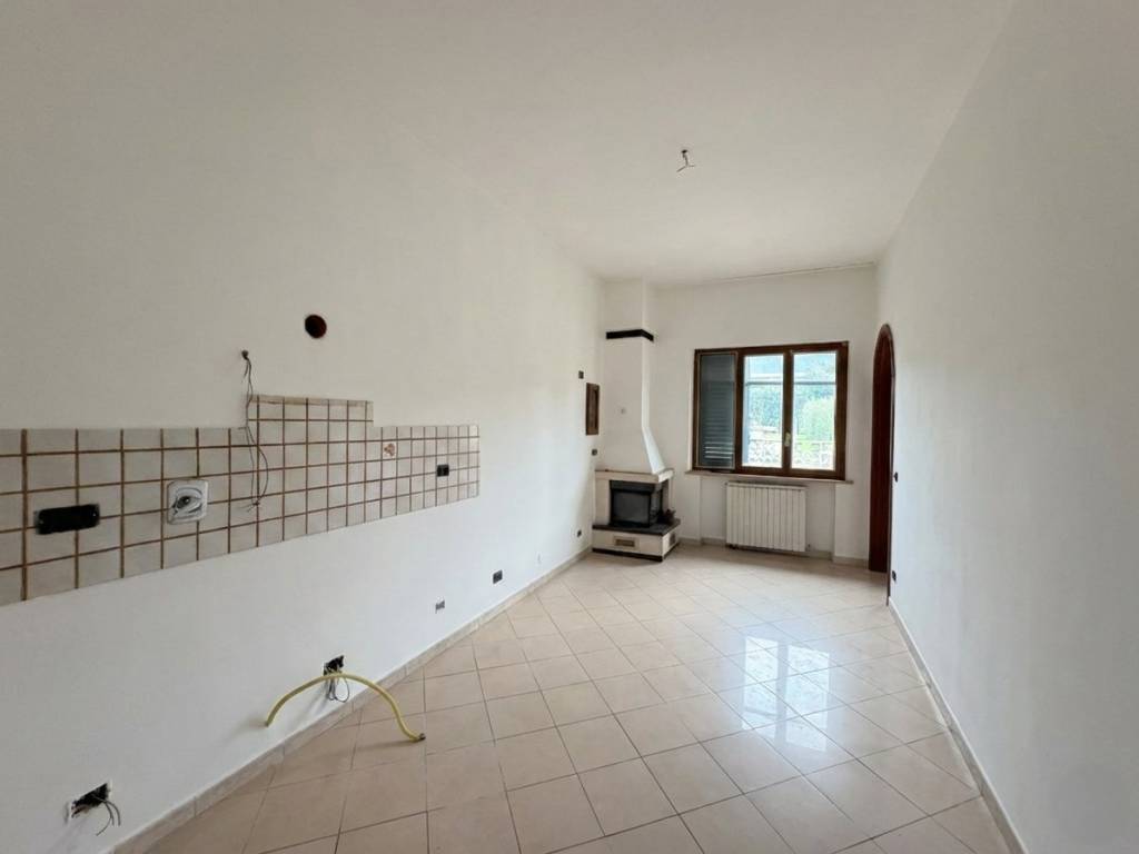 Villa a Barga in Via Molino, 18 - Foto 5