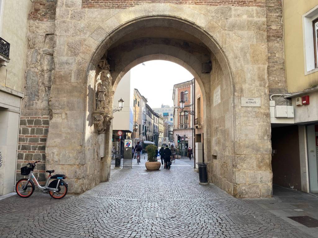 Immobile a Padova in Piazza Giuseppe Garibaldi - Foto 2