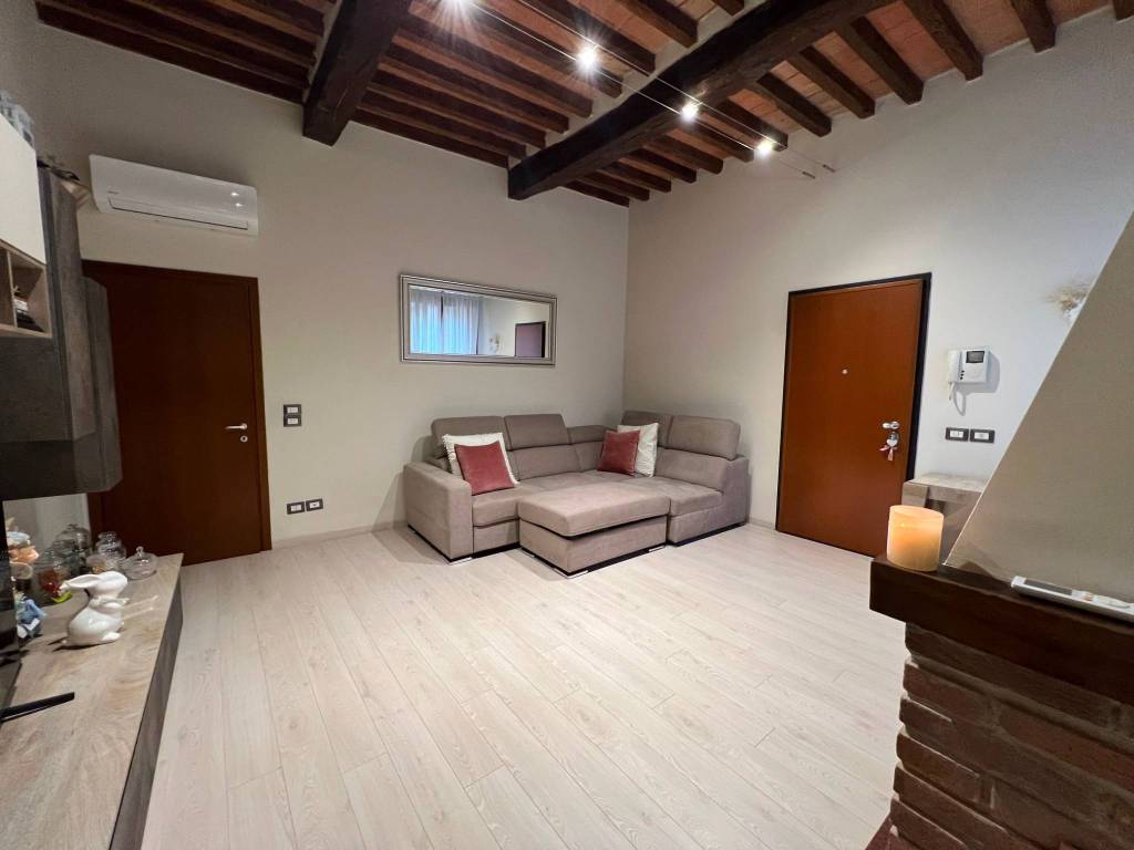 Appartamento a Guastalla in Via Camillo Prampolini - Foto 2