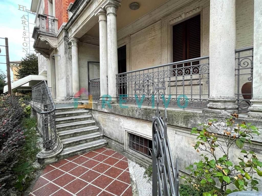 Palazzo / stabile a Montecatini-terme in Via Alessandro Manzoni - Foto 2