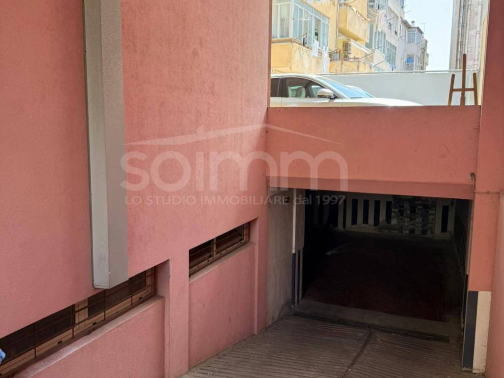 Box / garage a Cagliari in VIA MACHIAVELLI, 81 - Foto 2