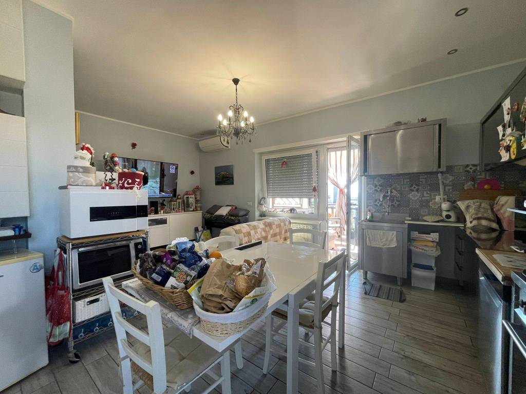 Appartamento a Pomezia in Via Rumenia - Foto 4