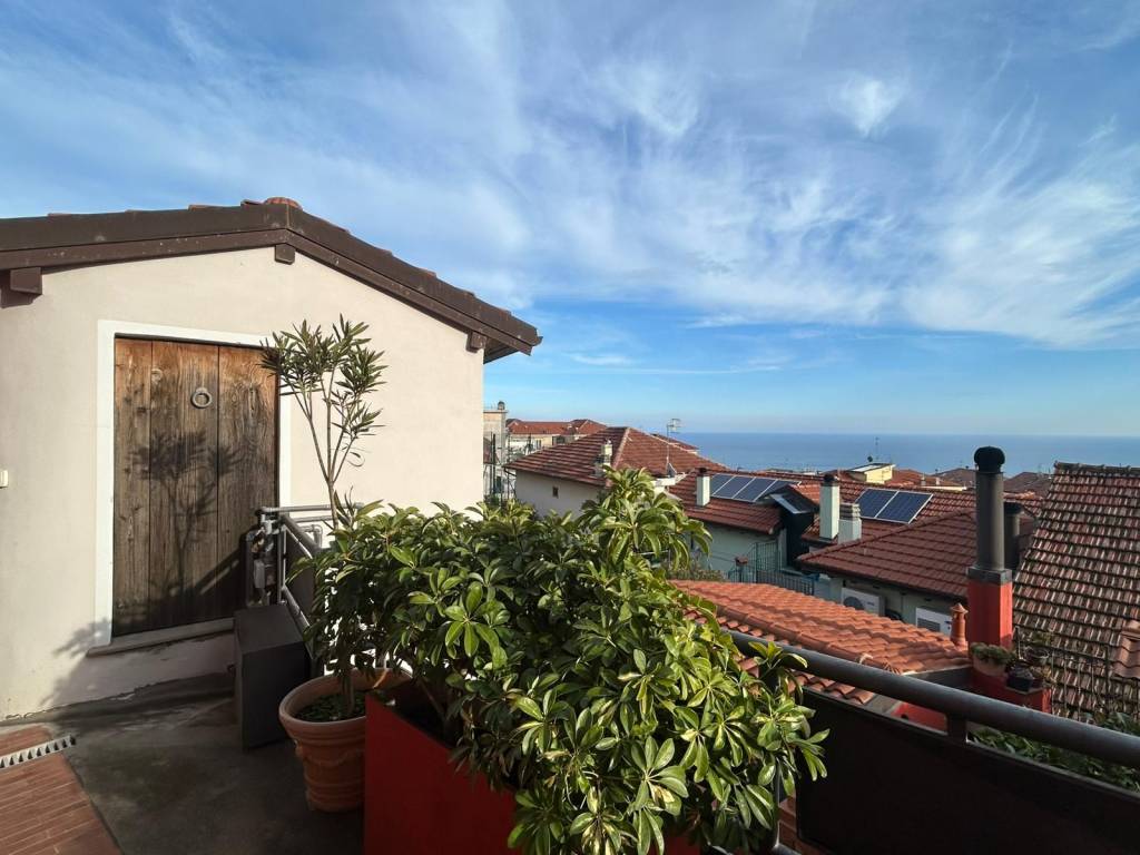 Loft / open space a Alassio in Via Vincenzo Pelle - Foto 4