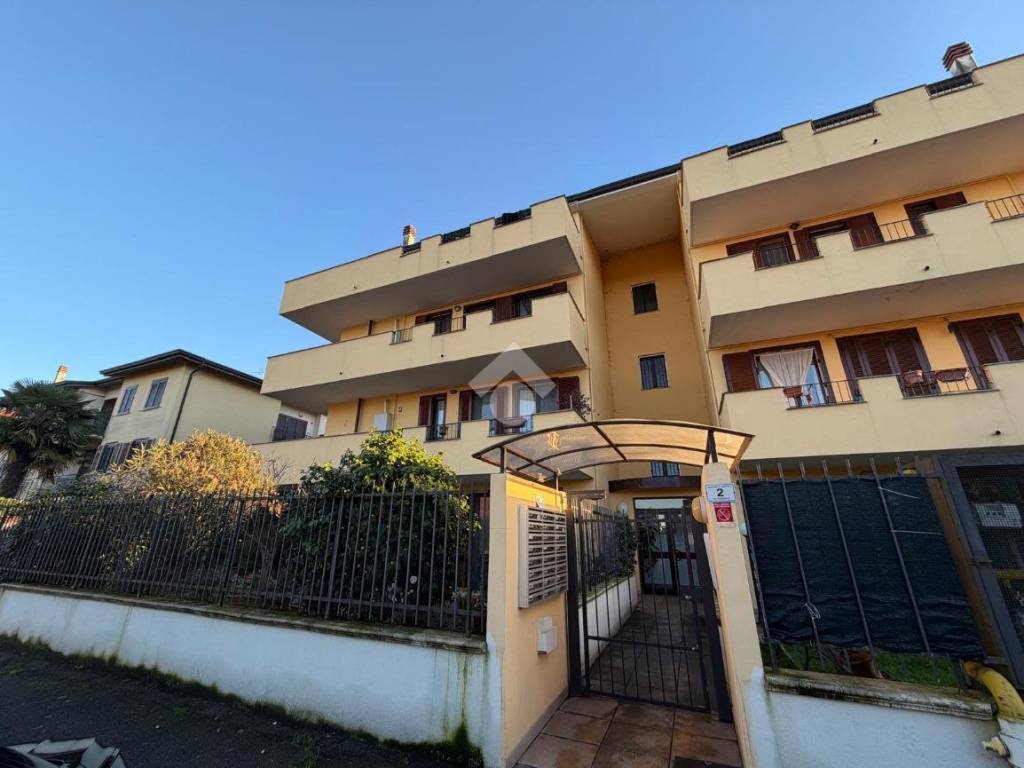 Appartamento a Motta visconti in Via Piemonte, 2 - Foto 2