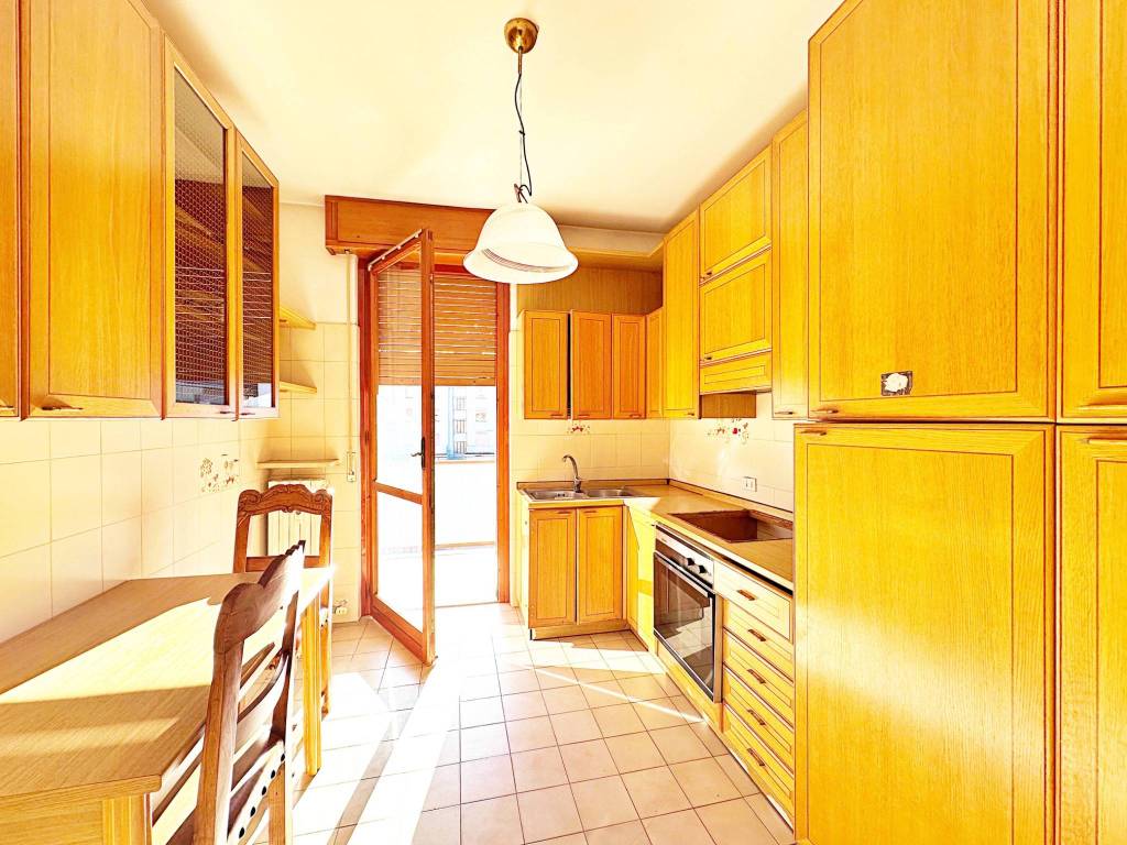 Appartamento a Borgosesia in Via Vittorio Veneto - Foto 4