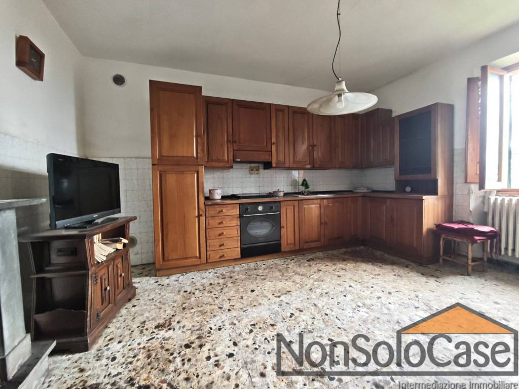 Casa indipendente a Prato in Via Vecchia di Cantagallo - Foto 4