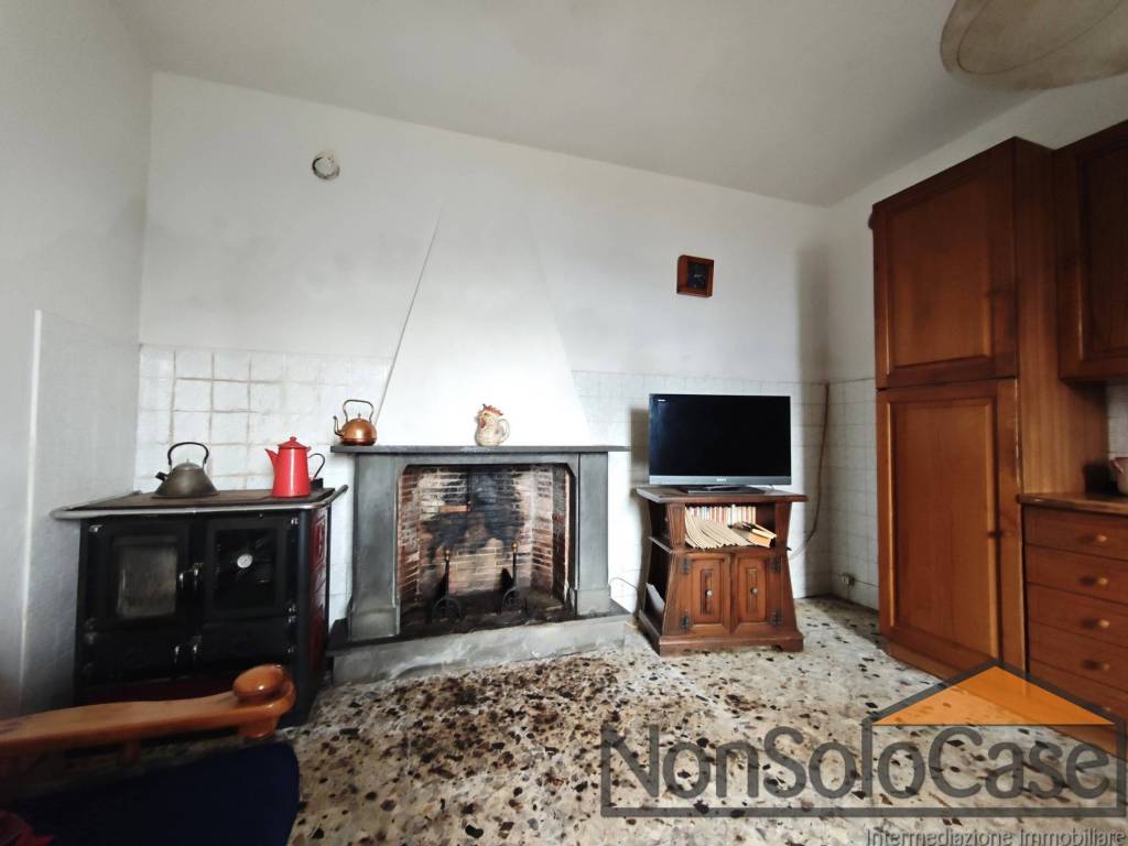 Casa indipendente a Prato in Via Vecchia di Cantagallo - Foto 5