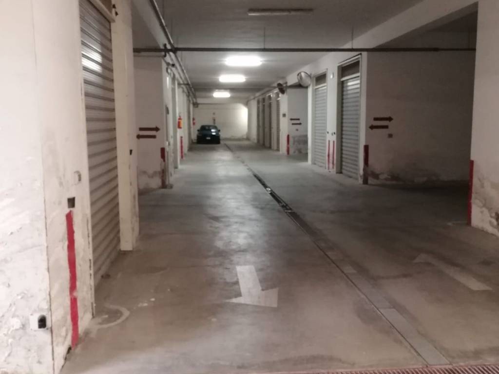 Box / garage a Foggia in Viale degli Artigiani - Foto 4