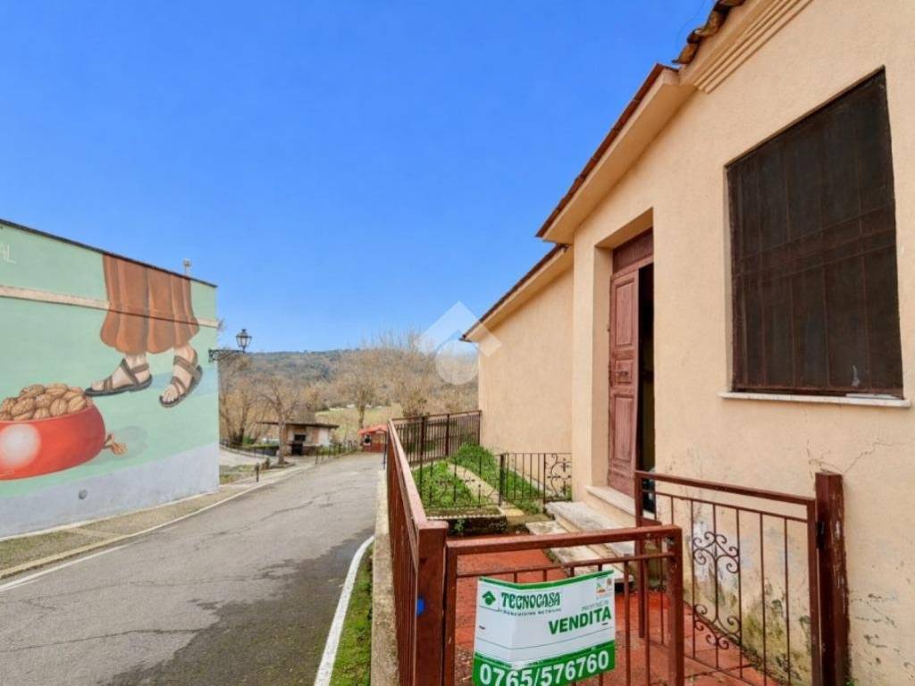 Casa indipendente a Selci in Piazza del popolo - Foto 2