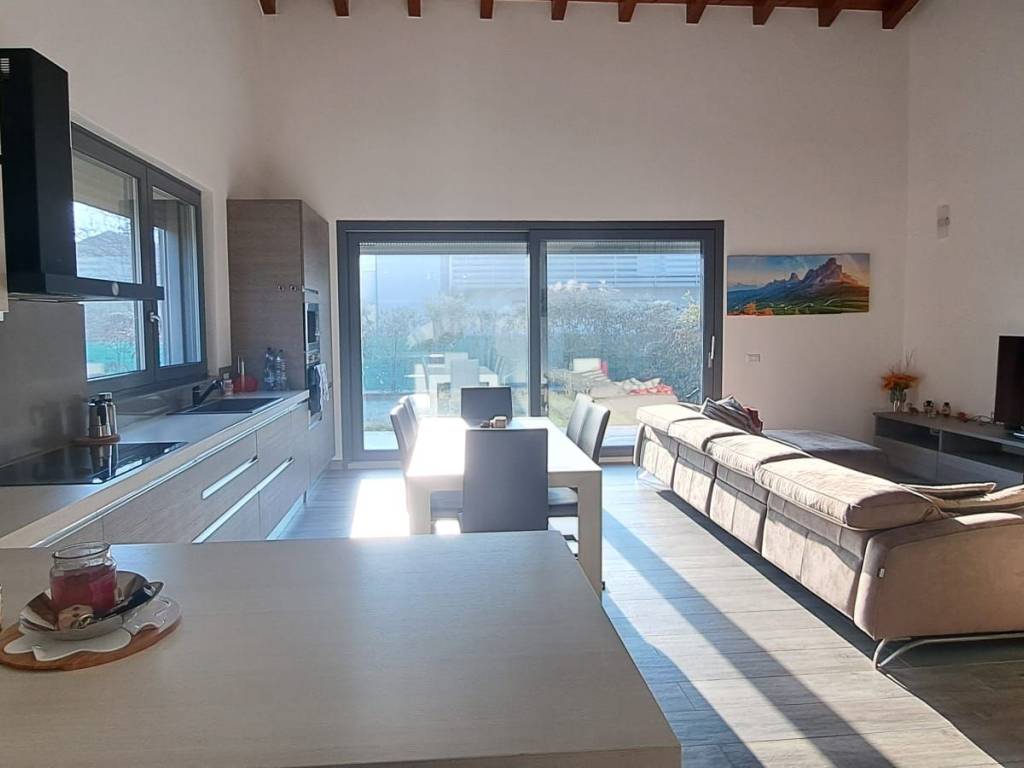 Villa a Arcisate in Via Cesare Battisti - Foto 2