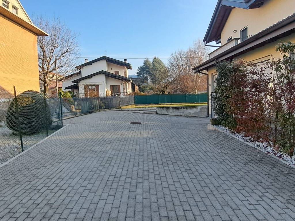 Villa a Arcisate in Via Cesare Battisti - Foto 3