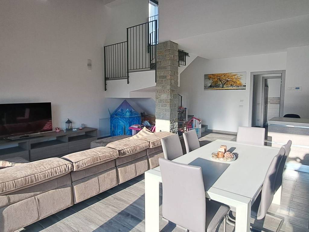 Villa a Arcisate in Via Cesare Battisti - Foto 5