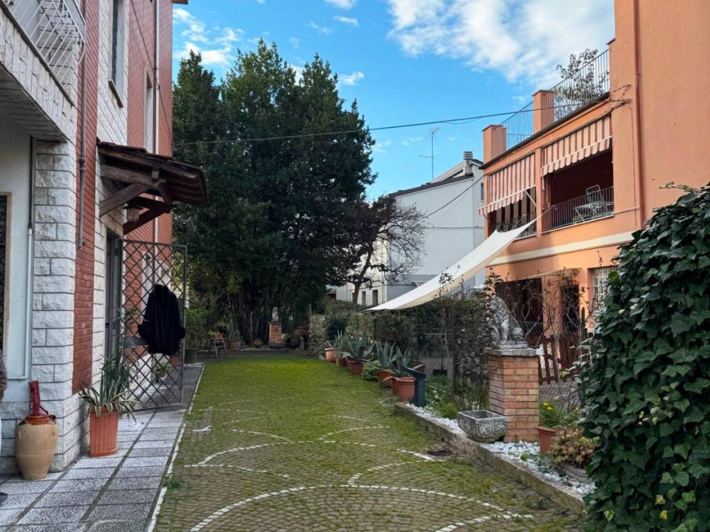 Appartamento a Modena in Via Giuseppe Gibellini - Foto 2