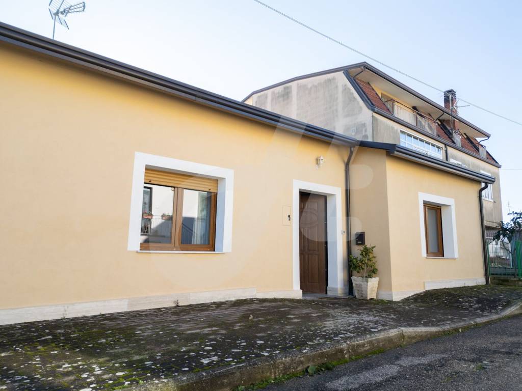 Villa a Calvi in Via Oliveto - Foto 2