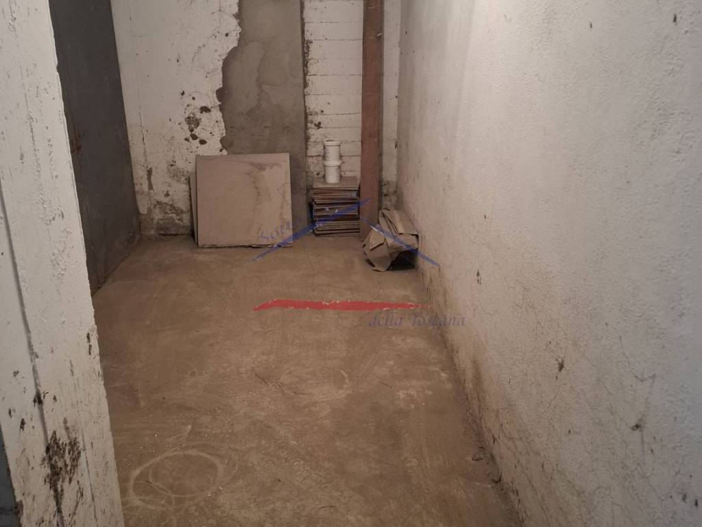 Box / garage a Arezzo in Via Erbosa - Foto 4