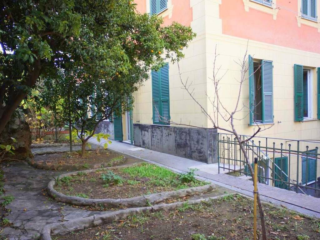Appartamento a Genova in Viale Francesco Gambaro - Foto 2