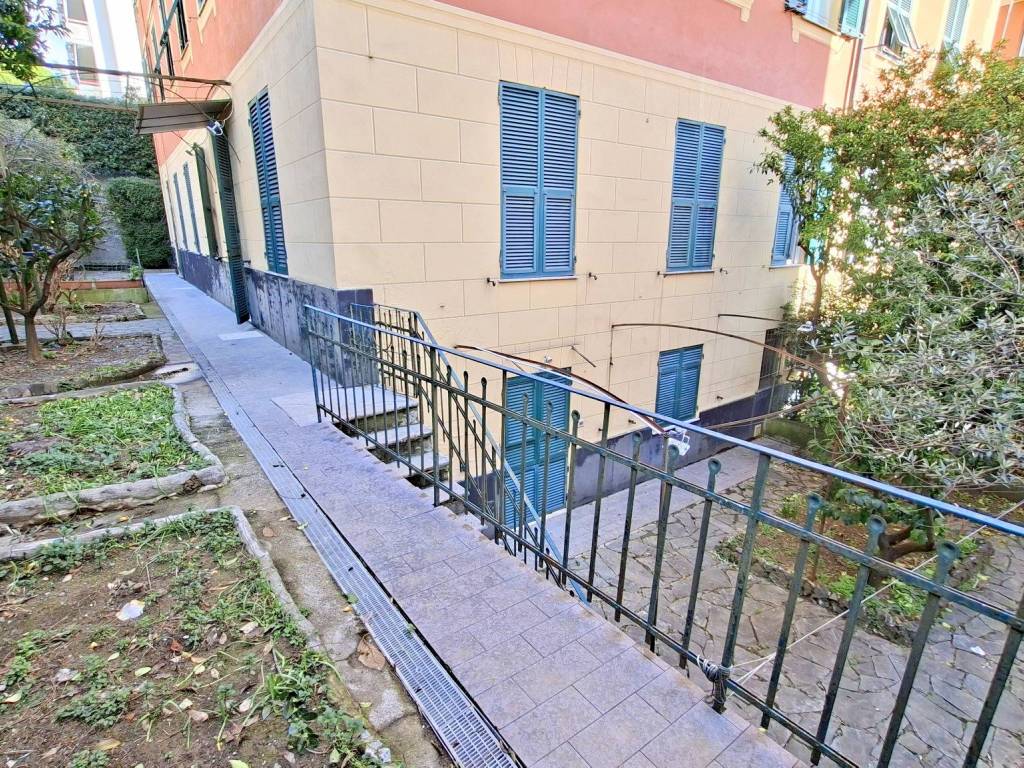 Appartamento a Genova in Viale Francesco Gambaro - Foto 4
