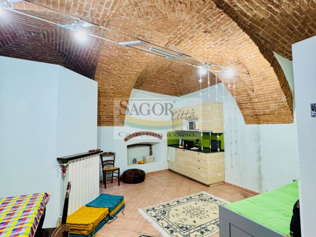 Appartamento a Pinerolo in Piazza Guglielmo Marconi - Foto 2
