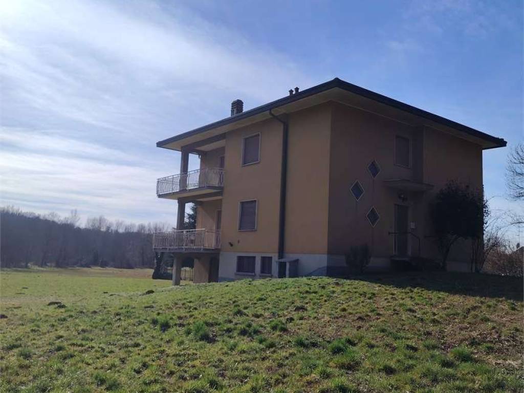 Villa a Besozzo in Via Case Basse, 3 - Foto 3