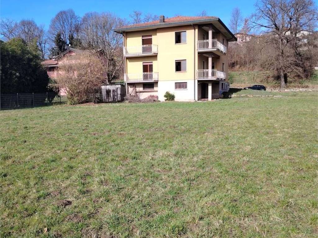 Villa a Besozzo in Via Case Basse, 3 - Foto 4
