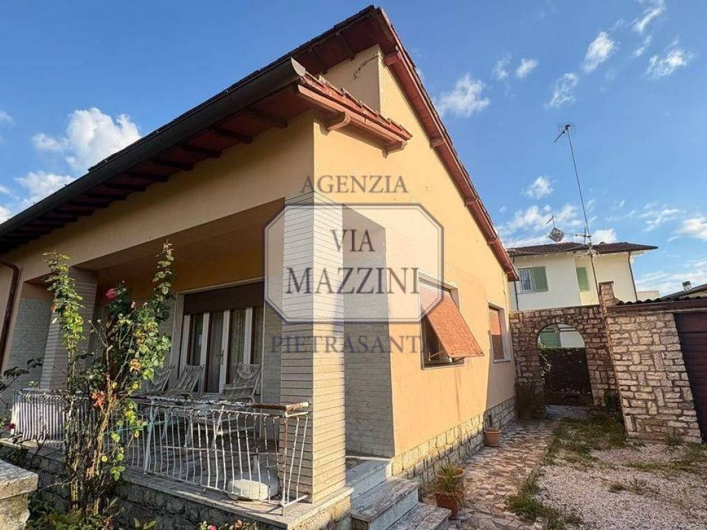 Villa a Pietrasanta in Via Guglielmo Marconi, - Foto 2