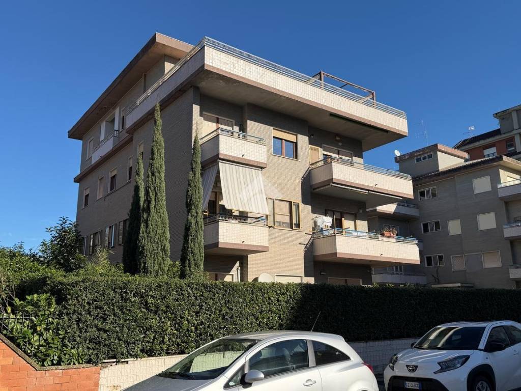 Appartamento a Latina in Via Giuseppe Parini, 14 - Foto 2