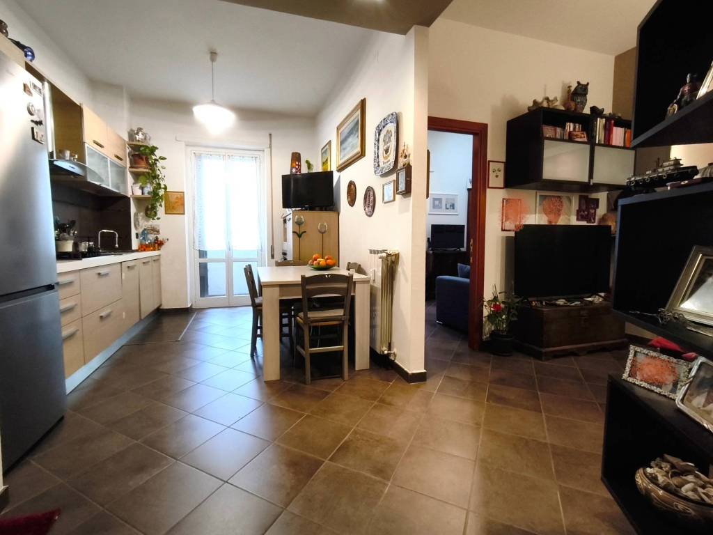 Appartamento a Scandicci in Via Tiziano - Foto 3