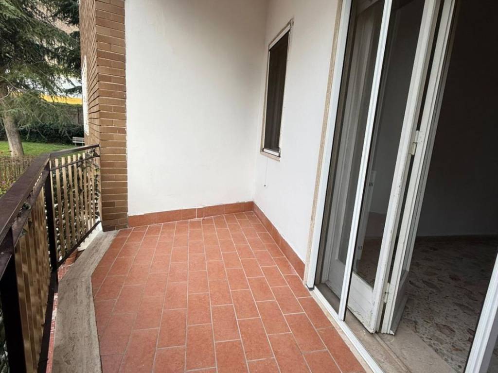 Appartamento a Napoli in Via Terracina - Foto 3