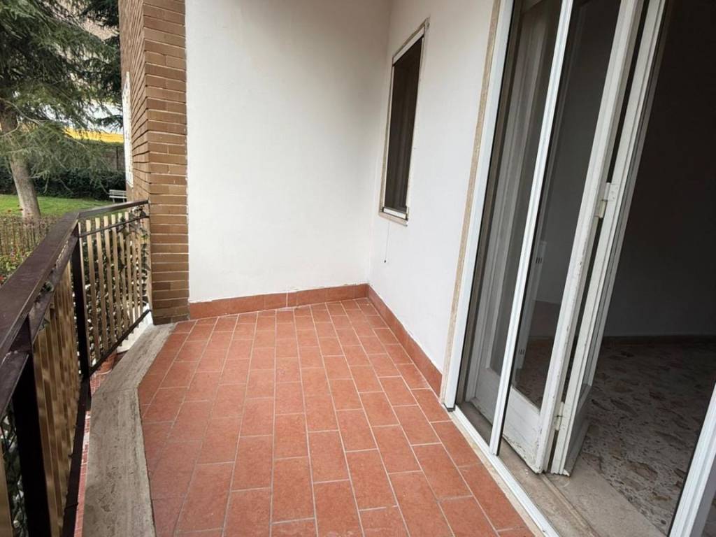 Appartamento a Napoli in Via Terracina - Foto 4