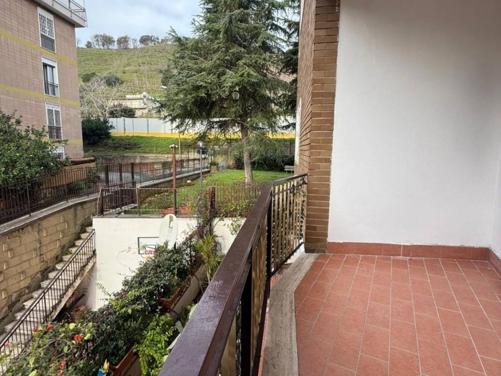 Appartamento a Napoli in Via Terracina - Foto 5