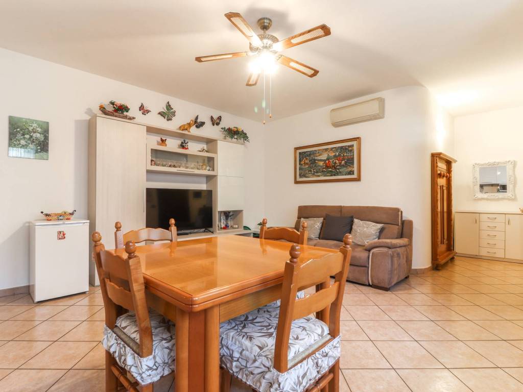 Appartamento a Cento in Via Grazia Deledda, 5 - Foto 4