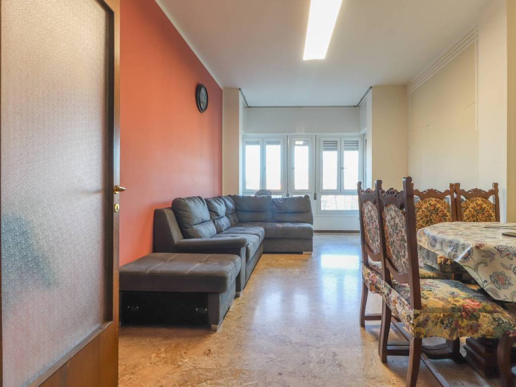 Appartamento a Cento in Via I Maggio - Foto 5