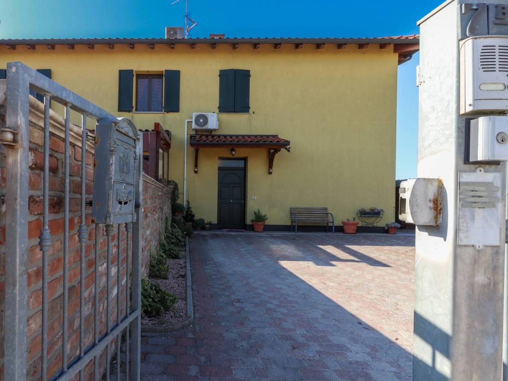 Villa a San giovanni in persiceto in Via Samoggia Vecchia, 7 - Foto 2