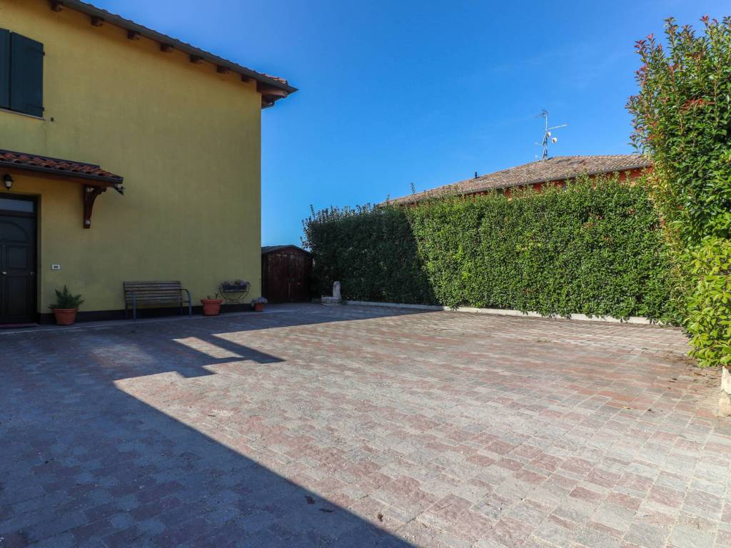 Villa a San giovanni in persiceto in Via Samoggia Vecchia, 7 - Foto 3